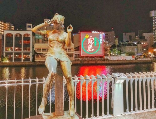 Exploring the unknowned side of the world Fukuoka, Japan  2019#japan #tbt #asia #travel #travelling #statue #art #nightlife #nightshot #fukouka #shiplife #river #girl