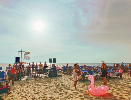 Summer vibes  #sabaudia #italy #Italia #spiaggia #mare #ferragosto #sun #sunny #sunlight #sunglare #travelphotography #sand #traveltheworld #travel #beachlife #traveling #beachday #beachvibes #travelholic #beach #sea #travellife #seaside #travelgram